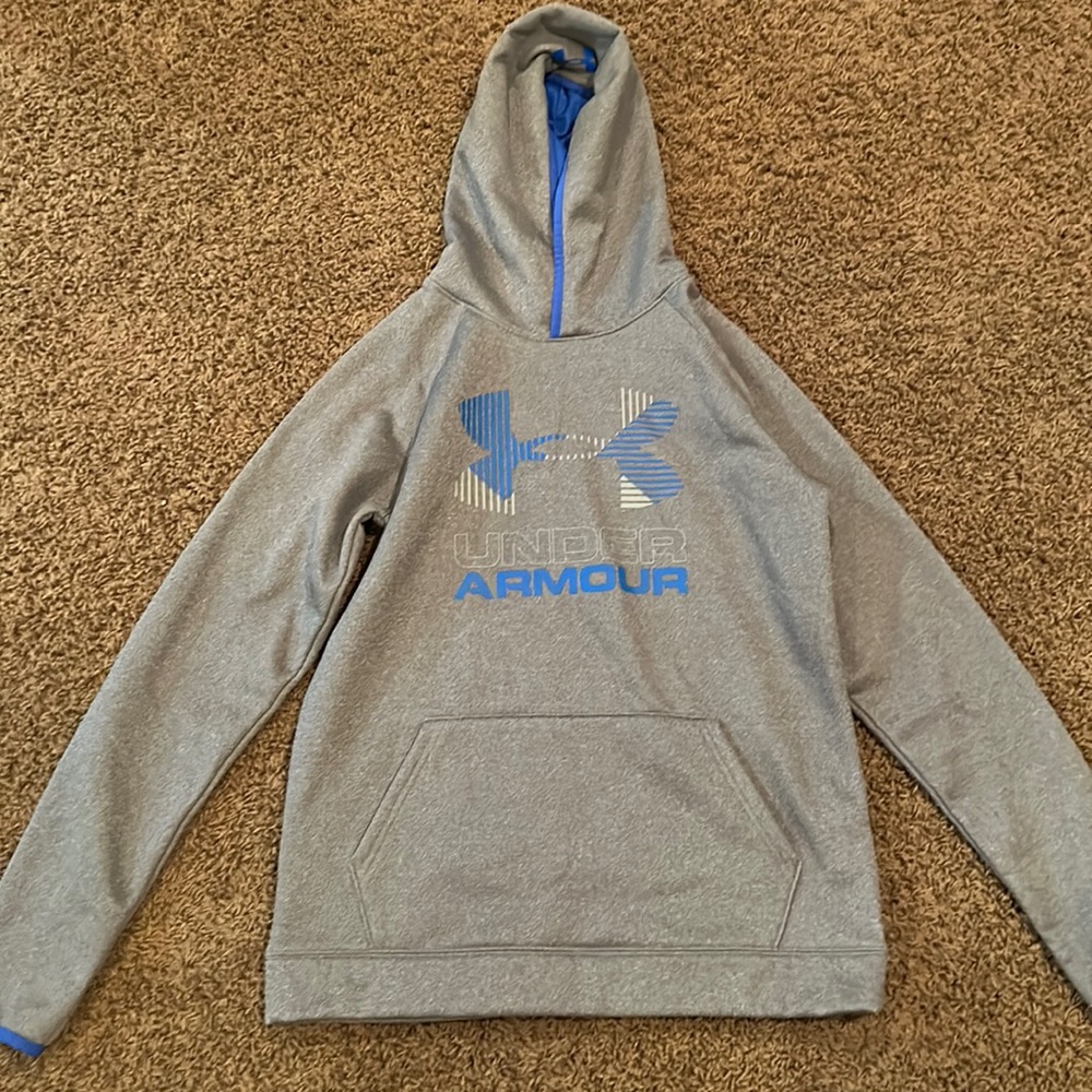 gray and blue under Armour hoodie